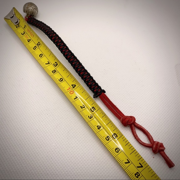 Red Black Macrame Bracelet Round Button Handmade - Picture 7 of 8